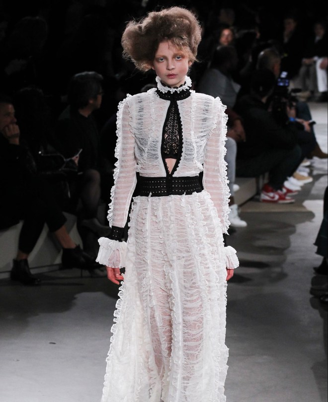 Alexander McQueen Fall 2015