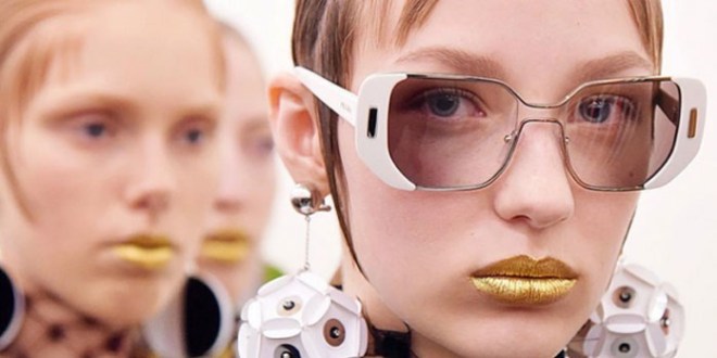 Pat McGrath Gold 001 at the Prada Spring 2016 Fashion Show in Milan