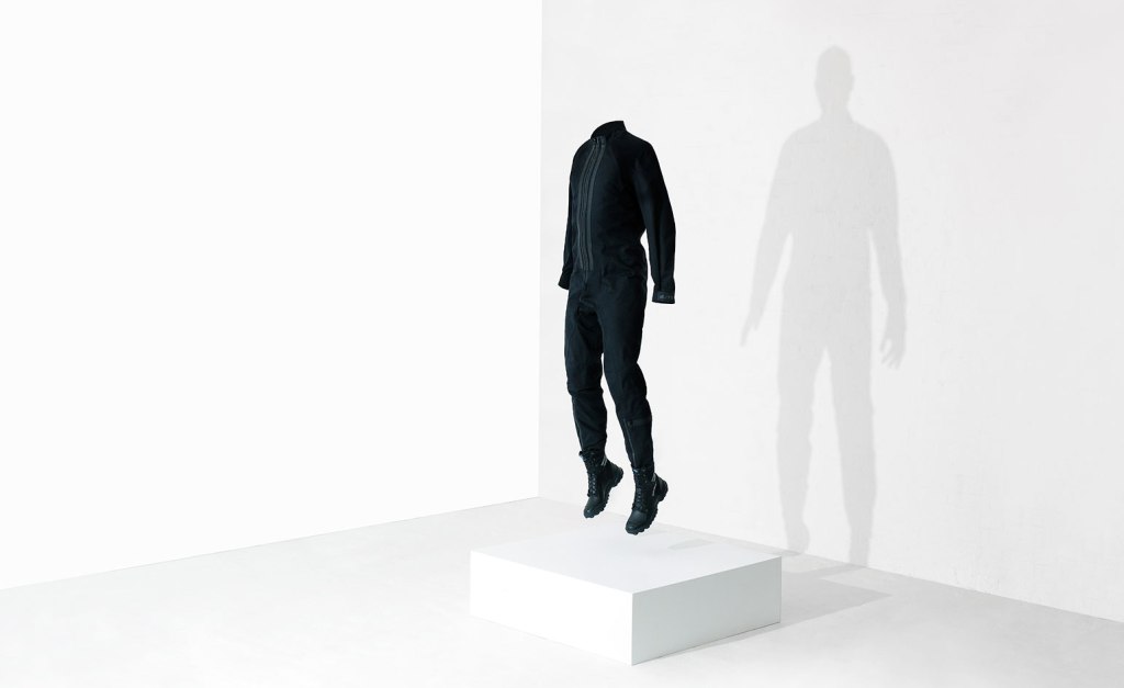 Yohji Yamamoto & Virgin Galactic unveil new space suit for travel&nbsp;tourism