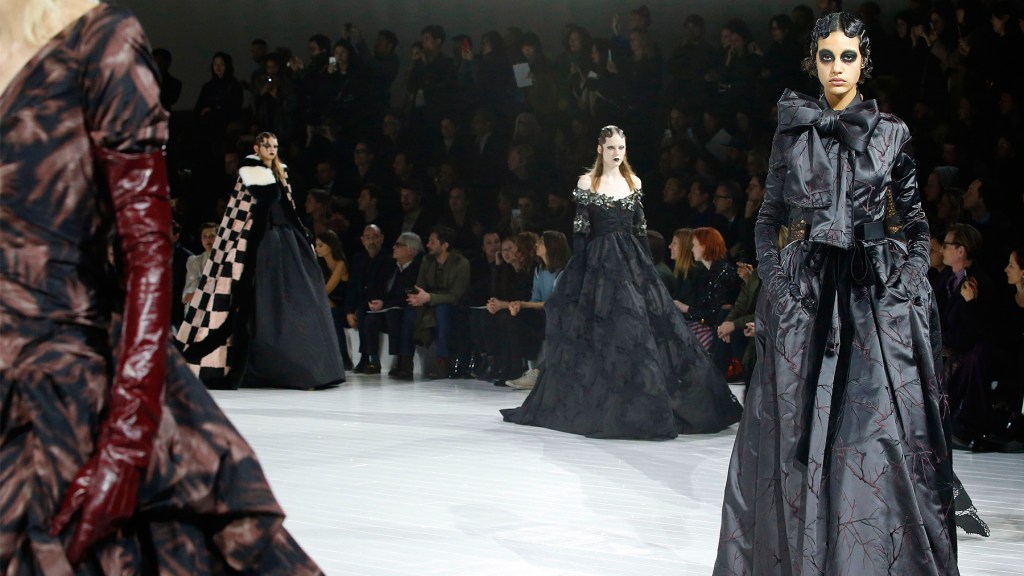 Marc Jacobs Taps Into A Fashion Noir From The&nbsp;Past