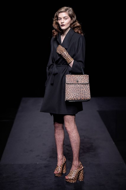 CHARLOTTE-OLYMPIA-AW16-LOOK-7_426x639