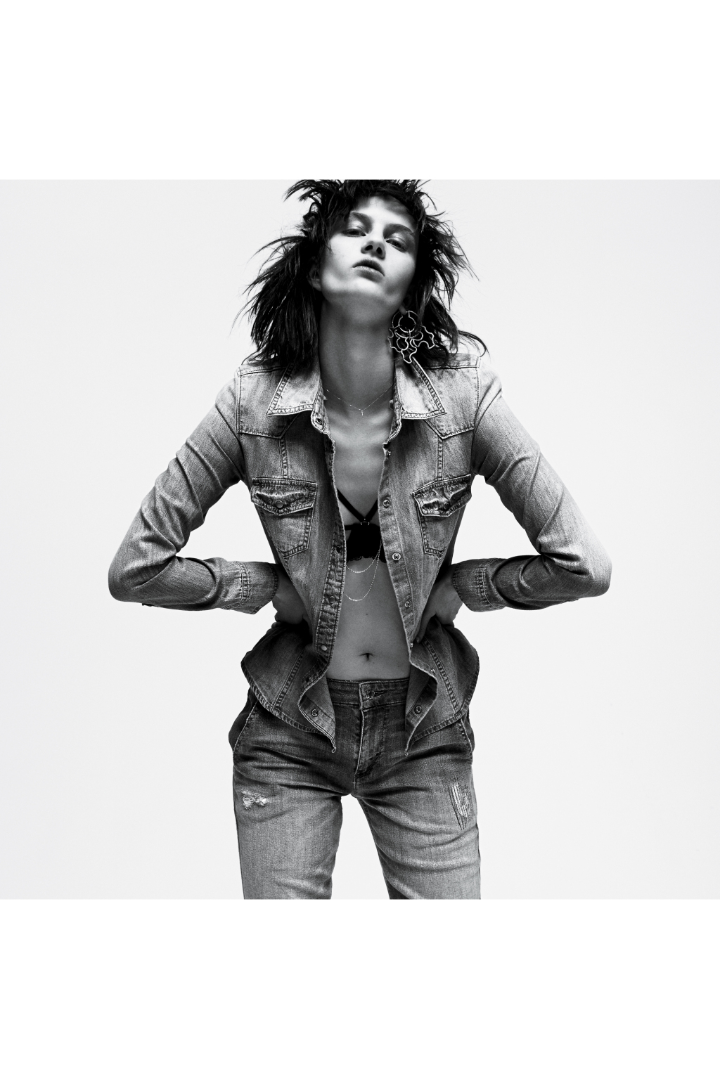 Guess’ cotton shirt and jeans; Topshop’s lace bra. Paige Novick earring; Diaboli Kill necklaces.