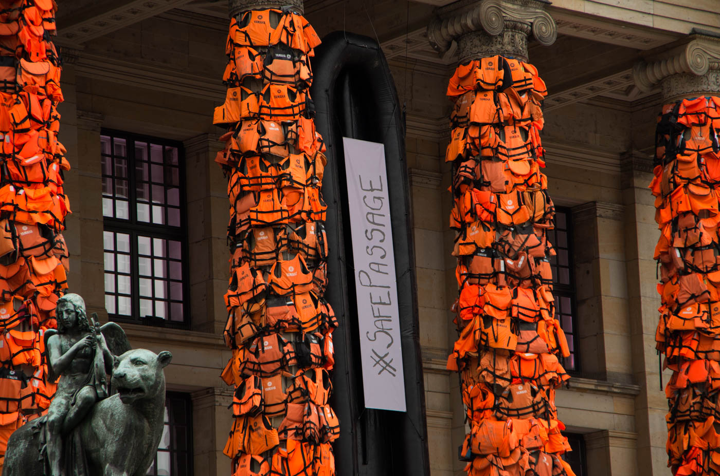 aiweiwei-gendarmenmarkt-berlin-safepassage-5628