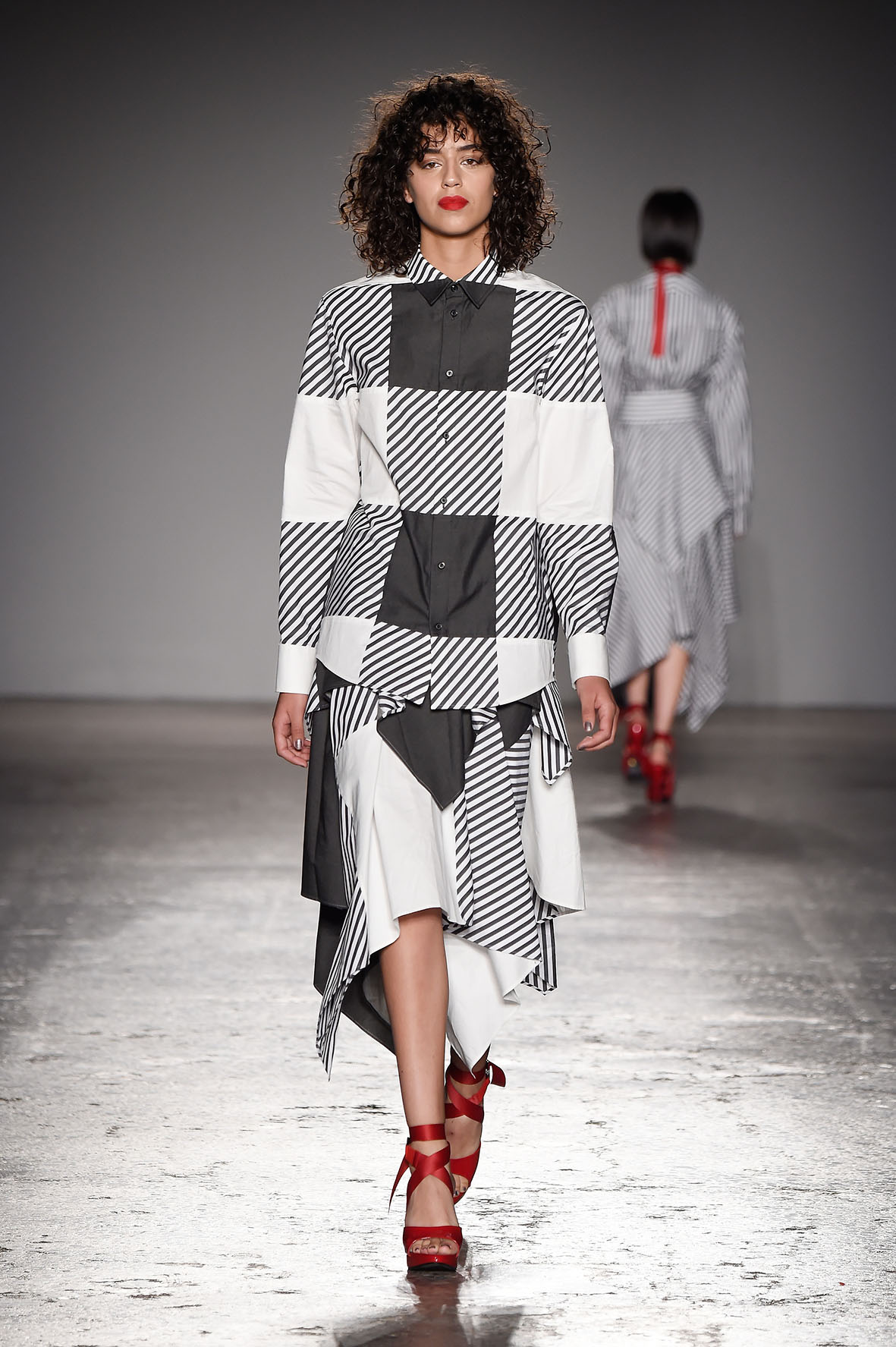 Atsushi Nakashima S/S 2017 Collection - Runway - Milan Fashion Week