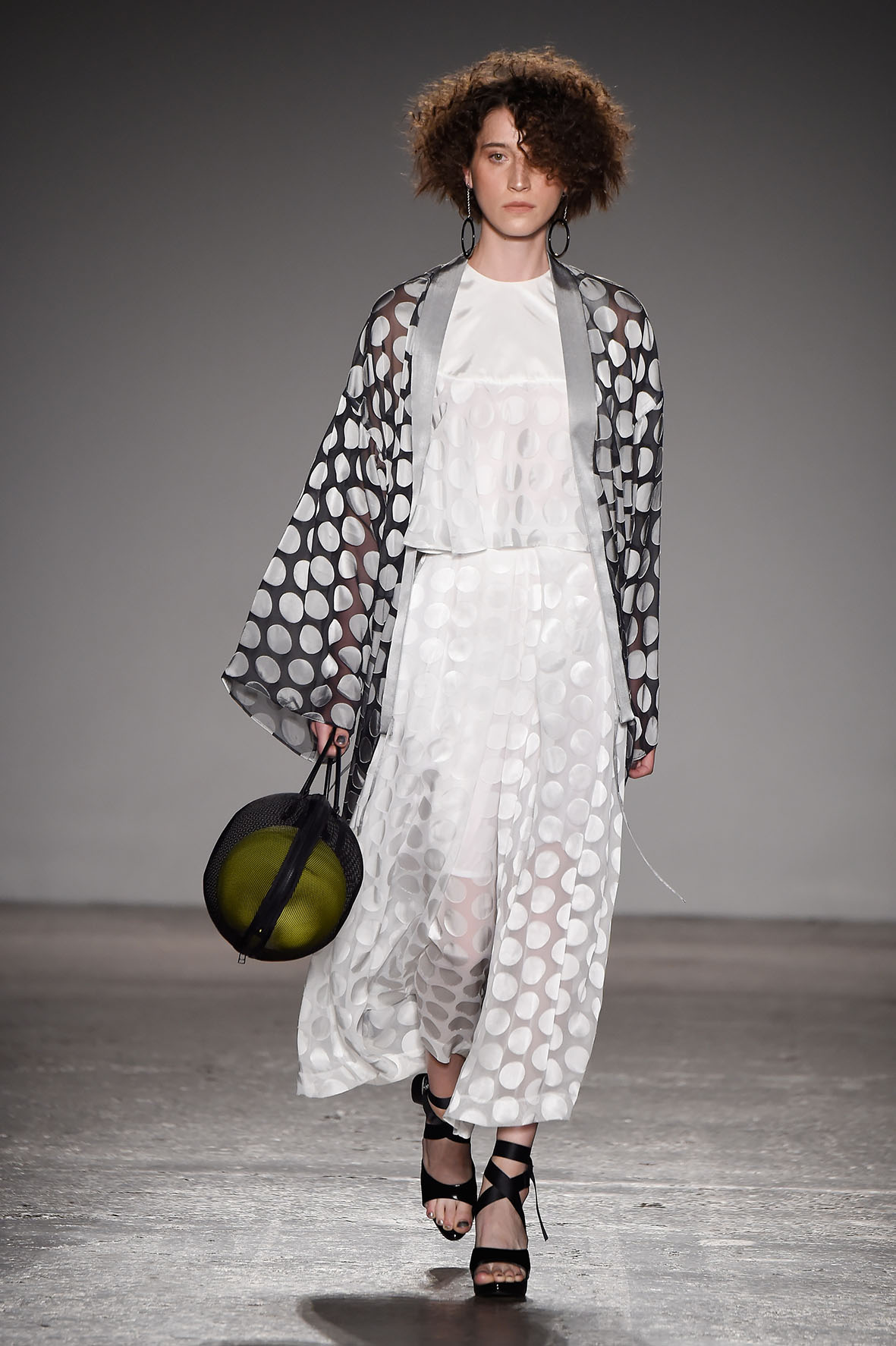 Atsushi Nakashima S/S 2017 Collection - Runway - Milan Fashion Week