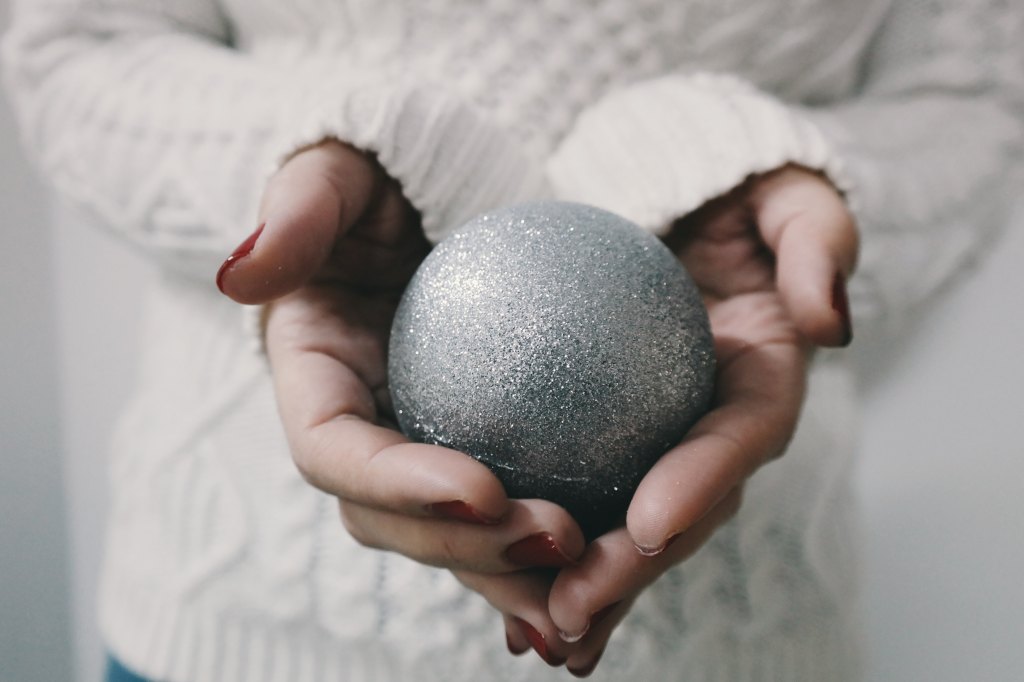 Vaginal Glitter Bombs Are Not The Perfect Holiday Gift This Season. Doctors Are&nbsp;Concerned.