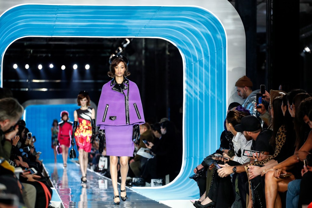 The Crazy Gimmicks At The Moschino By Jeremy Scott Show At Milan Fashion&nbsp;Week.