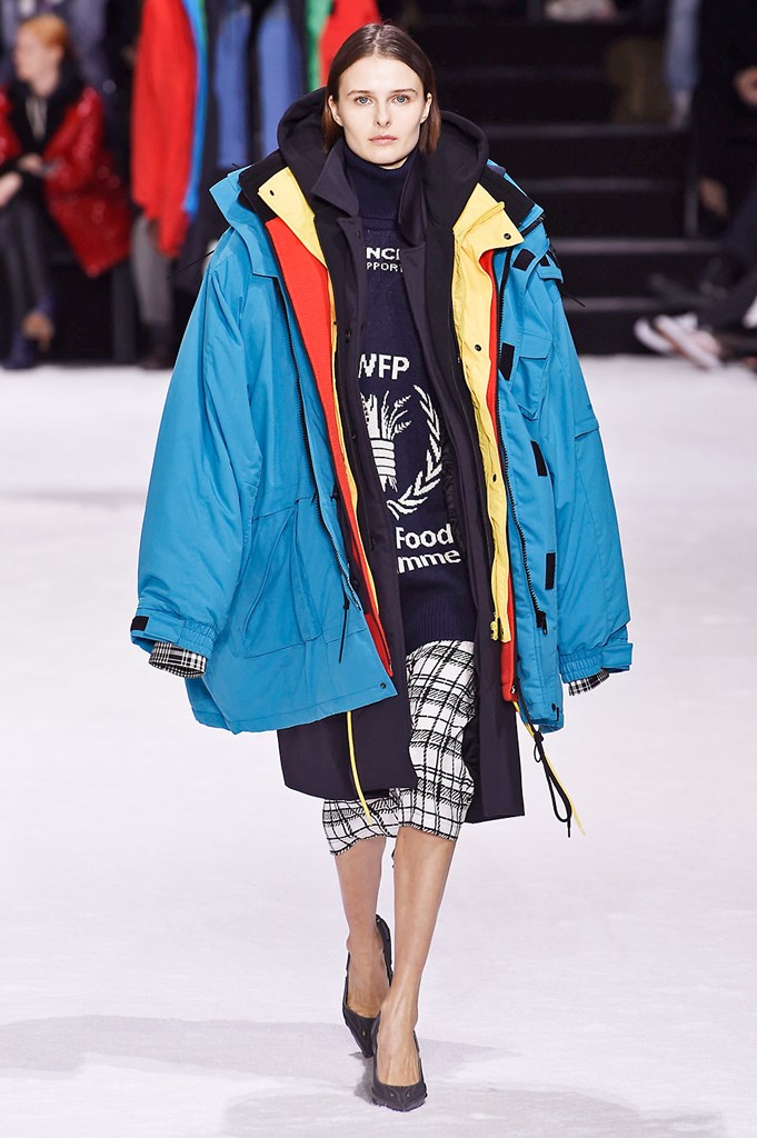 Balenciaga_66_53__dan3295