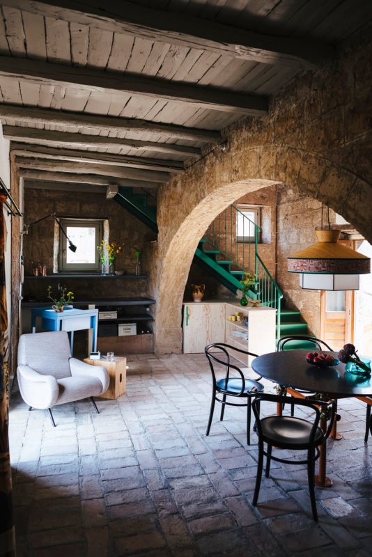 18_the-kitchen-house-of-artist--534x800