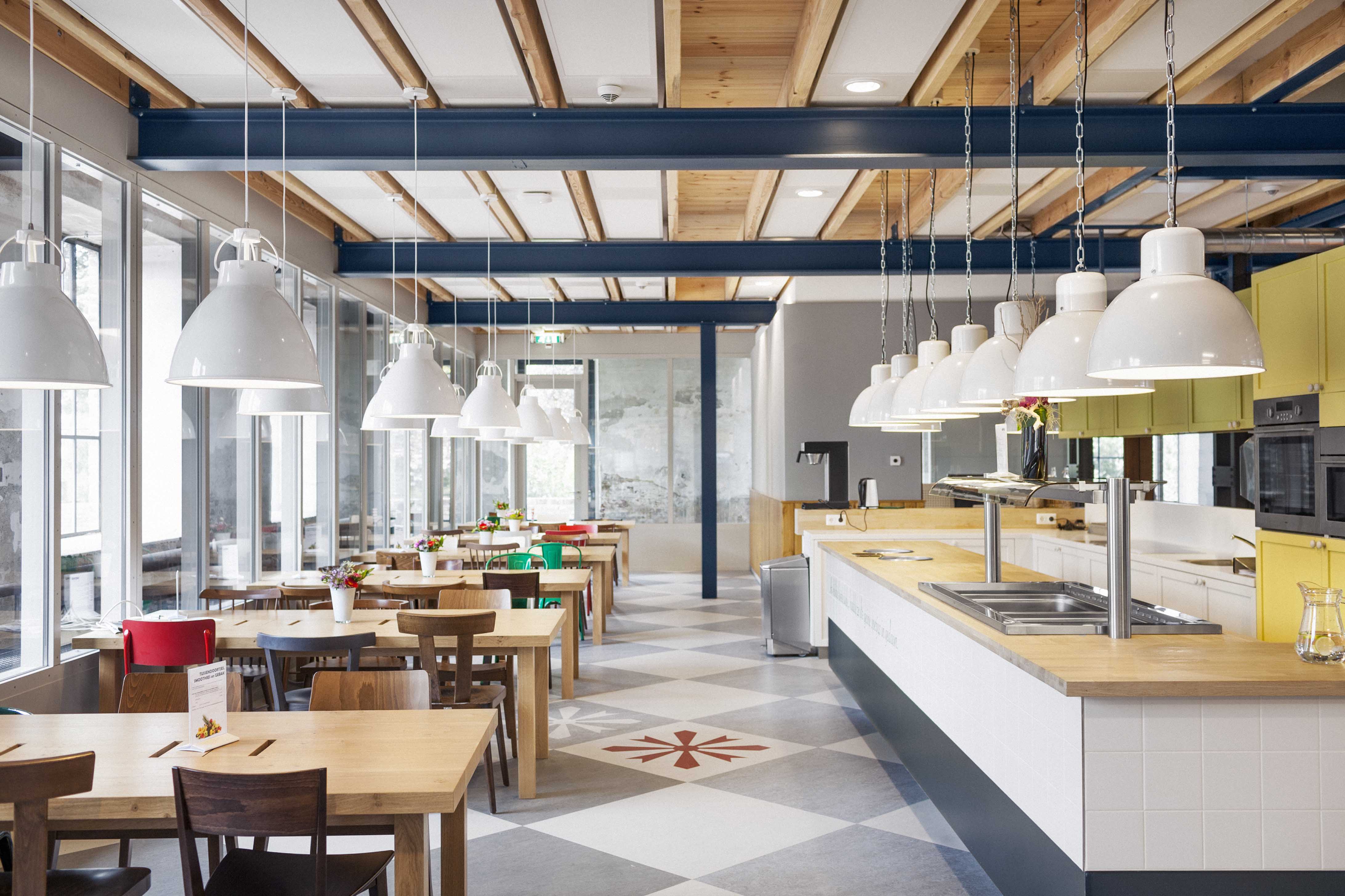 creative-office-studiomfd-creative-office-canteen-office-design-headquartes