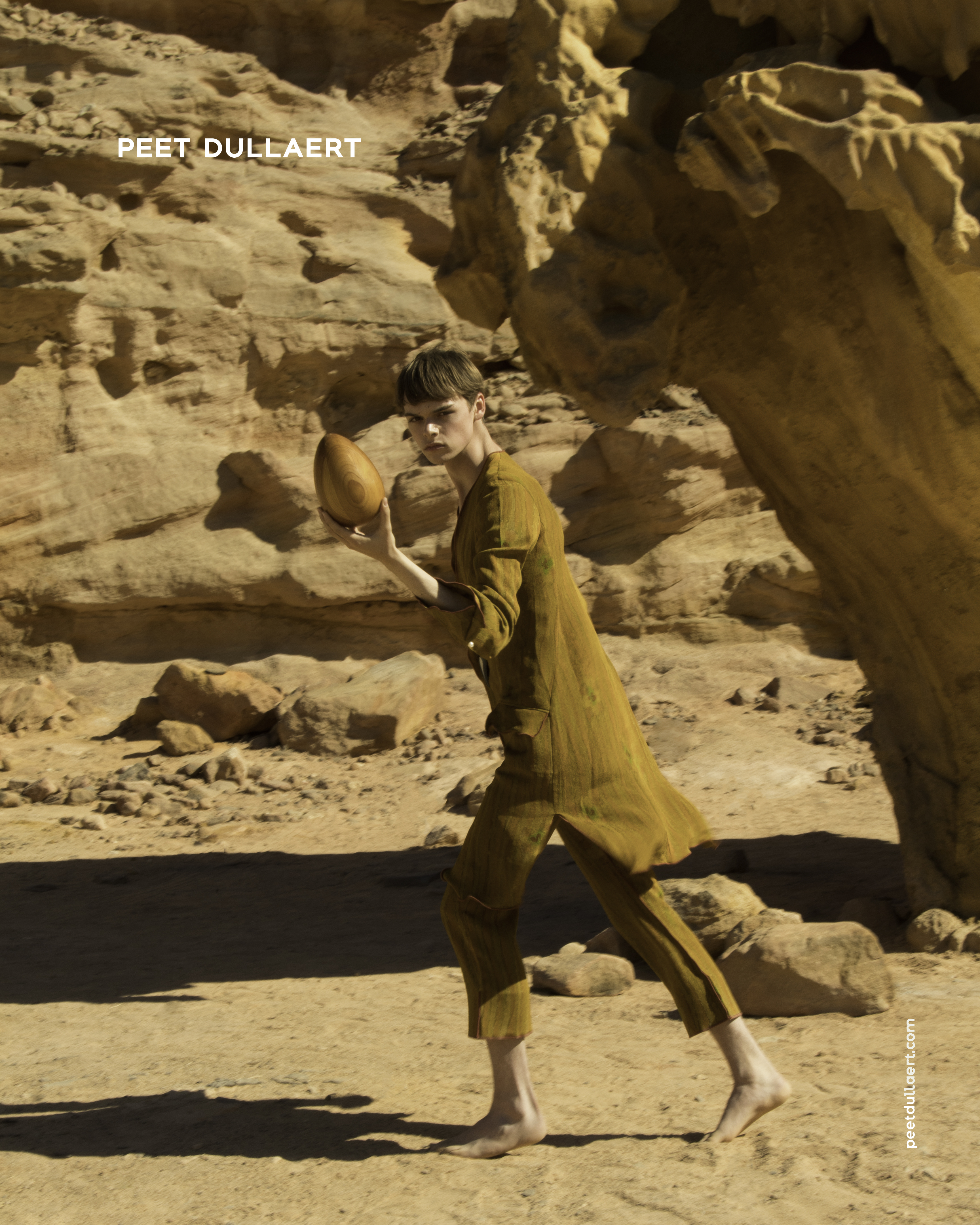12 PEET DULLAERT 2017-2 Campaign - Photo Eva Pamfillie - Model Sam van Humskerken
