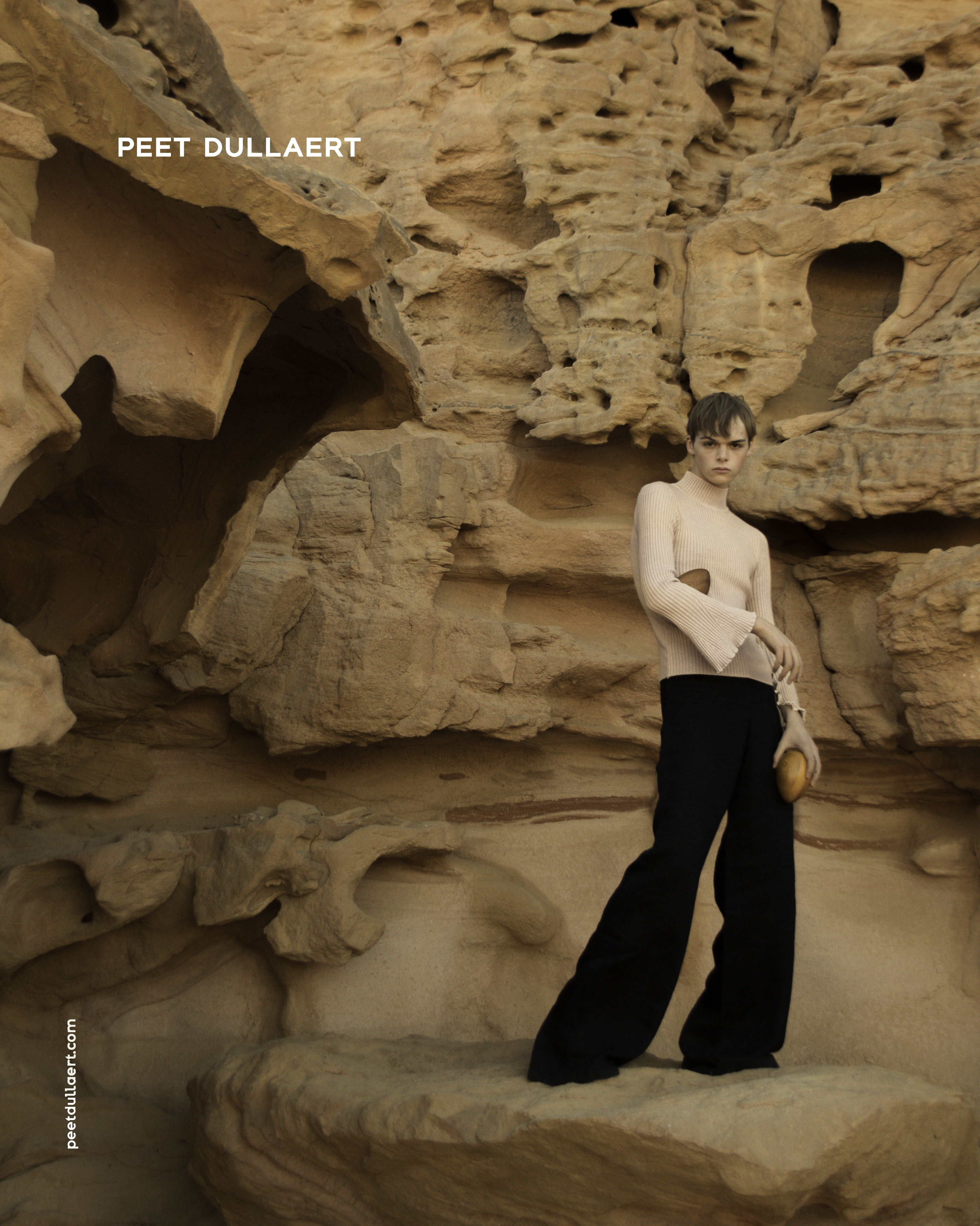 15 PEET DULLAERT 2017-2 Campaign - Photo Eva Pamfillie - Model Sam van Humskerken