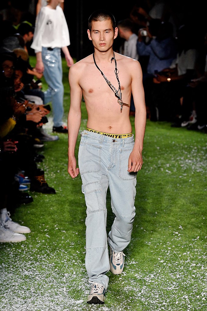 Off-White_25_bf_ale_0246