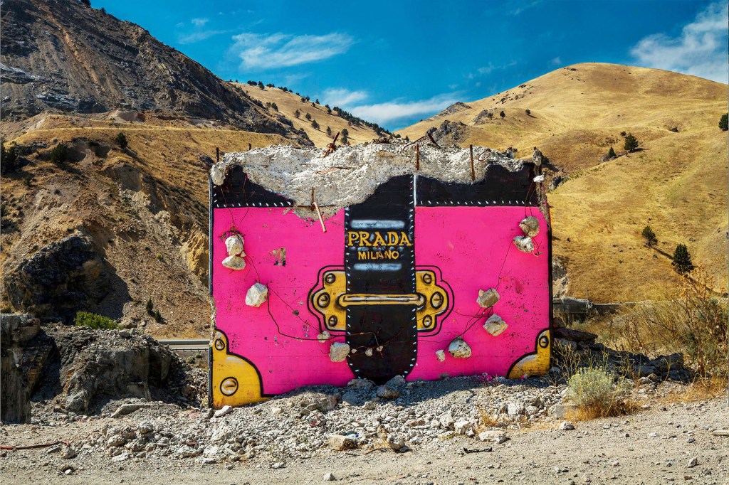 Street Artist’s Giant Luxury Bags Beautify Abandoned Concrete Plant In&nbsp;Oregon.
