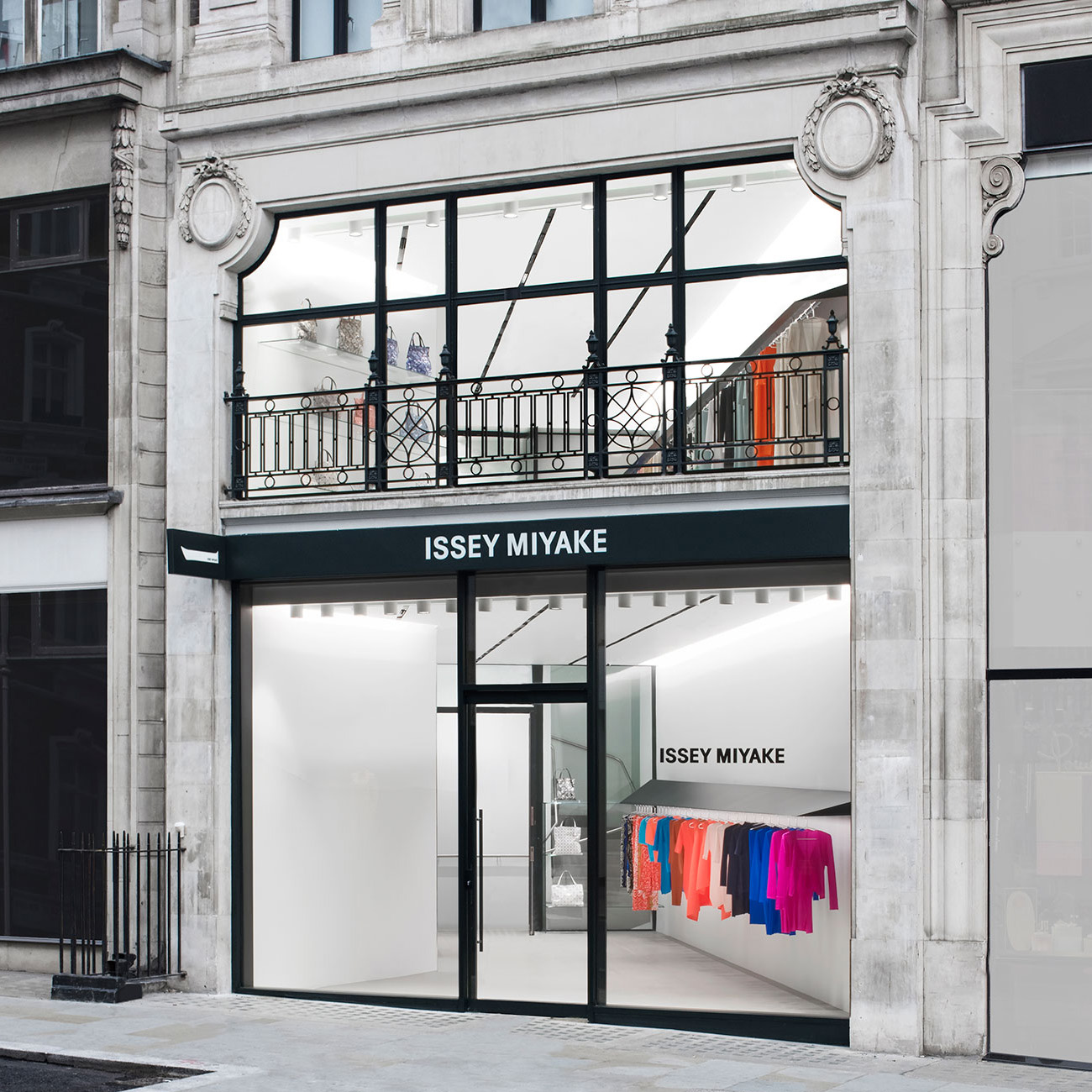 Issey Miyake London_First_Outside