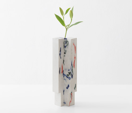 Marwoolus® variegated veins are randomly scattered wool filaments that give a soft and elegant fluidity to the design. (photo: Marwoolus®)