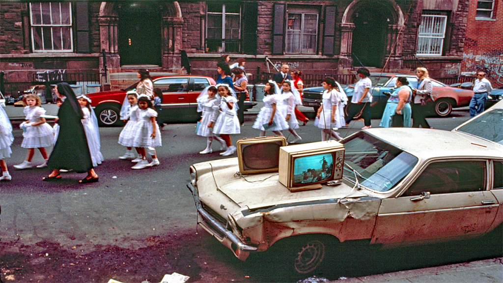 6_Arlene Gottfried_Communion, Lower East Side, NY 1985_copyright Arlene Gottfried_courtesy Galerie Bene Taschen