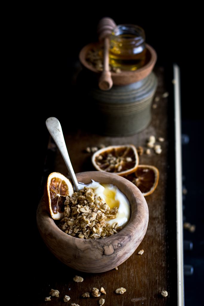 Greek yogurt with honey. (photo: Monika Grabkowska)